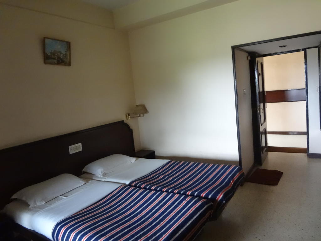 מדיקרי Hotel New Rajdarshan חדר תמונה