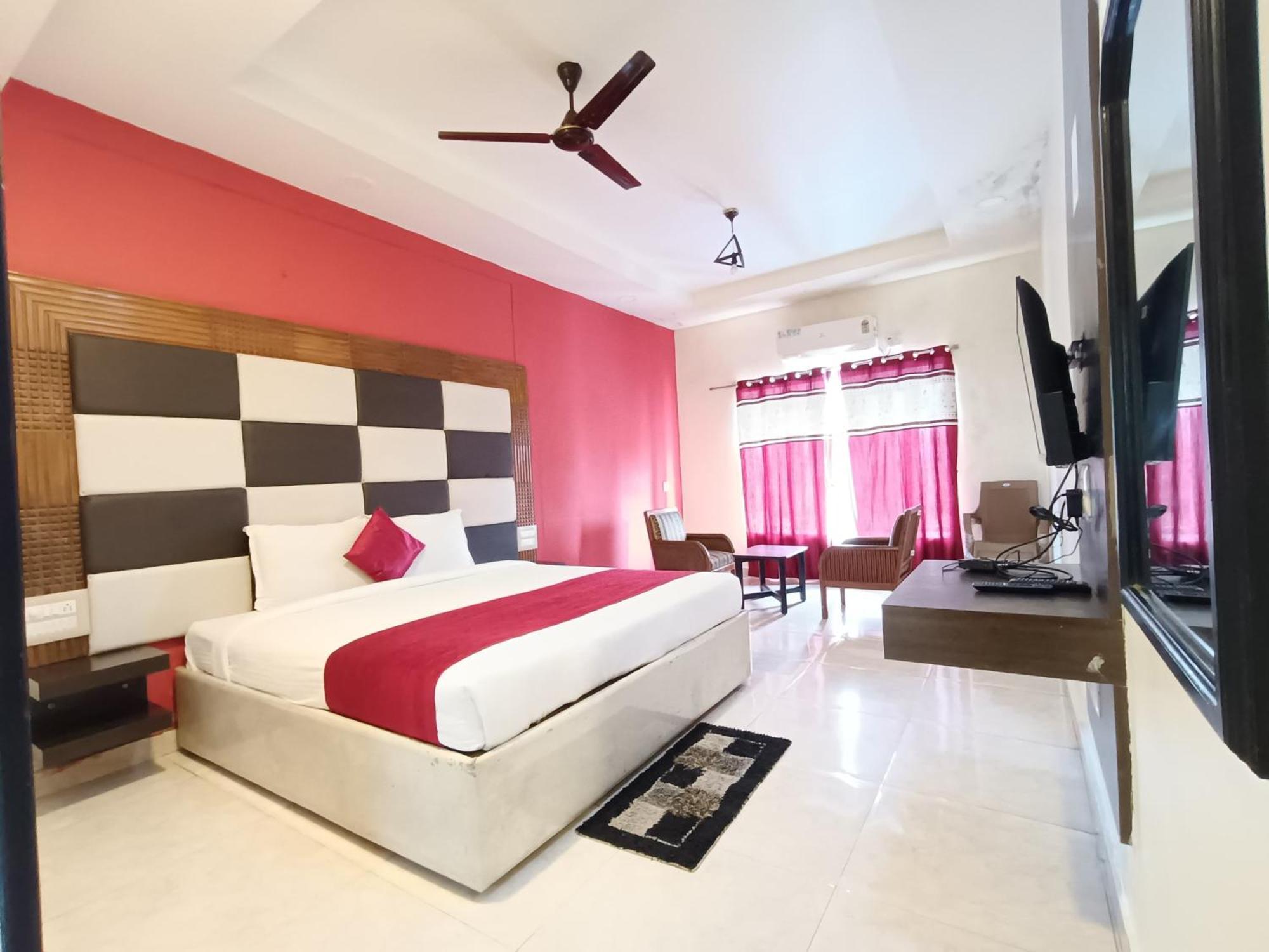 מדיקרי Hotel New Rajdarshan מראה חיצוני תמונה