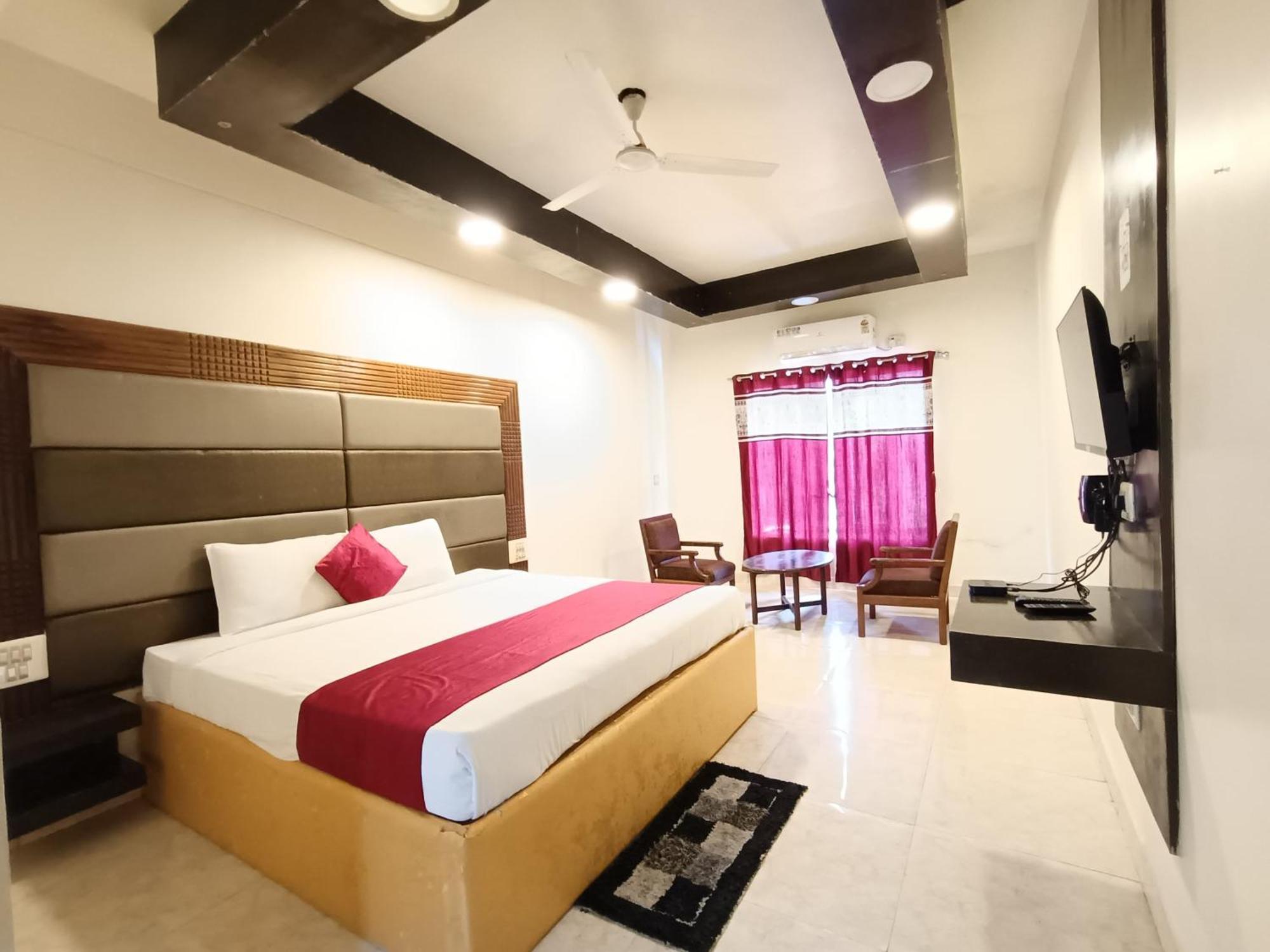 מדיקרי Hotel New Rajdarshan מראה חיצוני תמונה