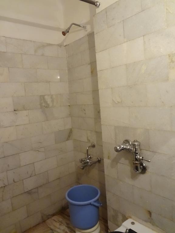מדיקרי Hotel New Rajdarshan מראה חיצוני תמונה