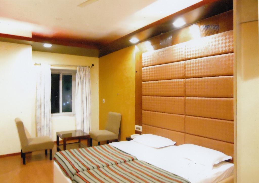 מדיקרי Hotel New Rajdarshan מראה חיצוני תמונה