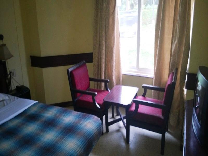 מדיקרי Hotel New Rajdarshan מראה חיצוני תמונה