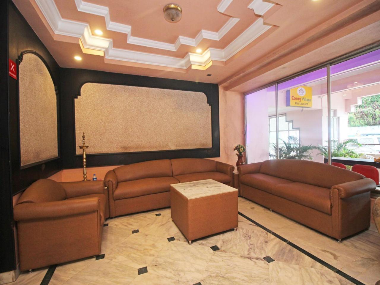 מדיקרי Hotel New Rajdarshan מראה חיצוני תמונה