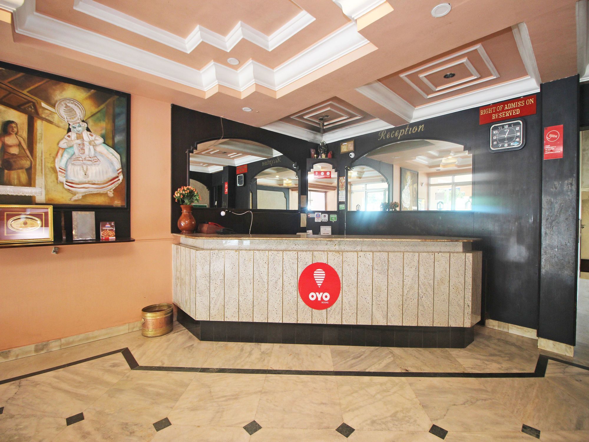 מדיקרי Hotel New Rajdarshan מראה חיצוני תמונה