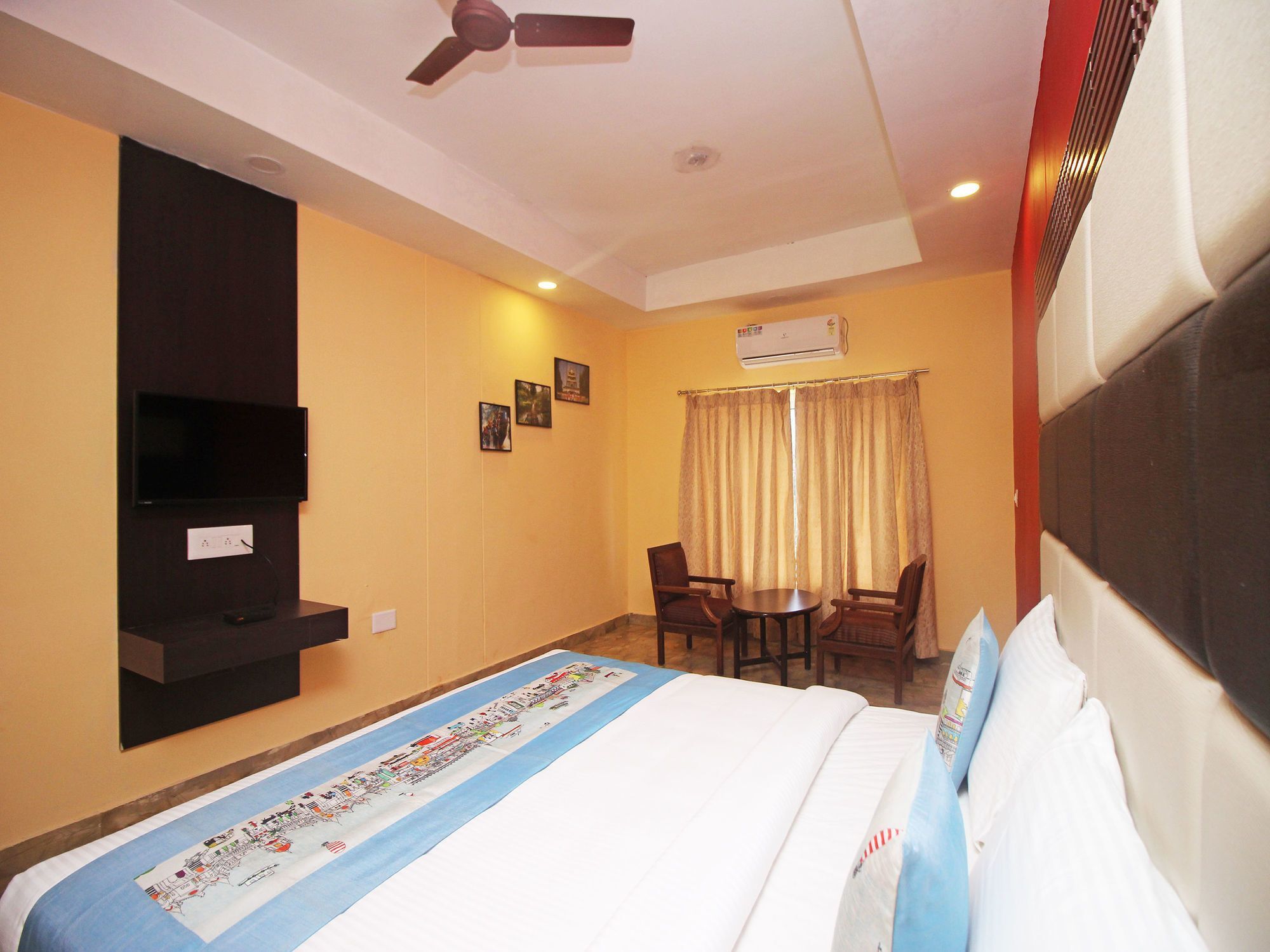 מדיקרי Hotel New Rajdarshan מראה חיצוני תמונה