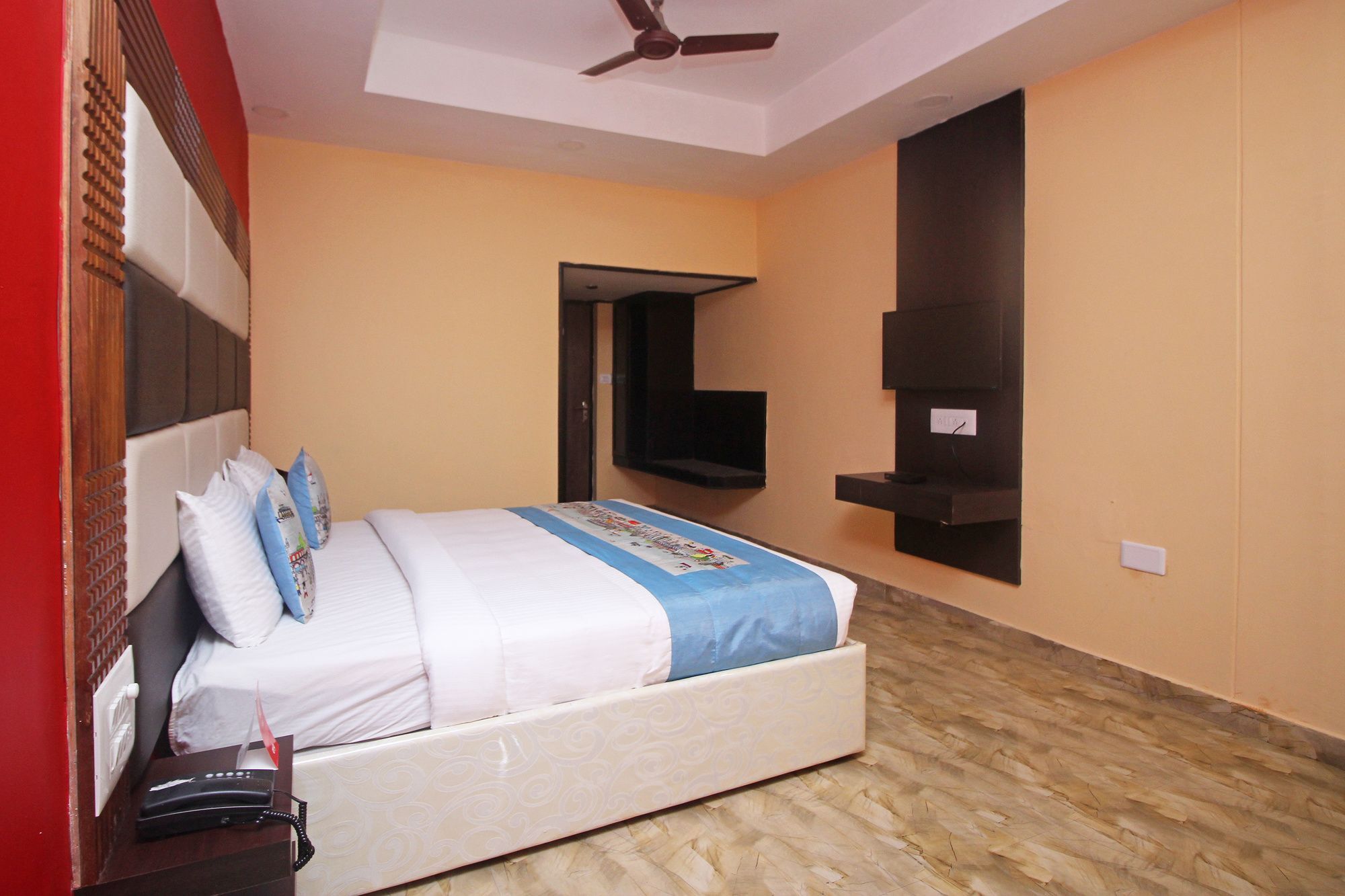 מדיקרי Hotel New Rajdarshan מראה חיצוני תמונה