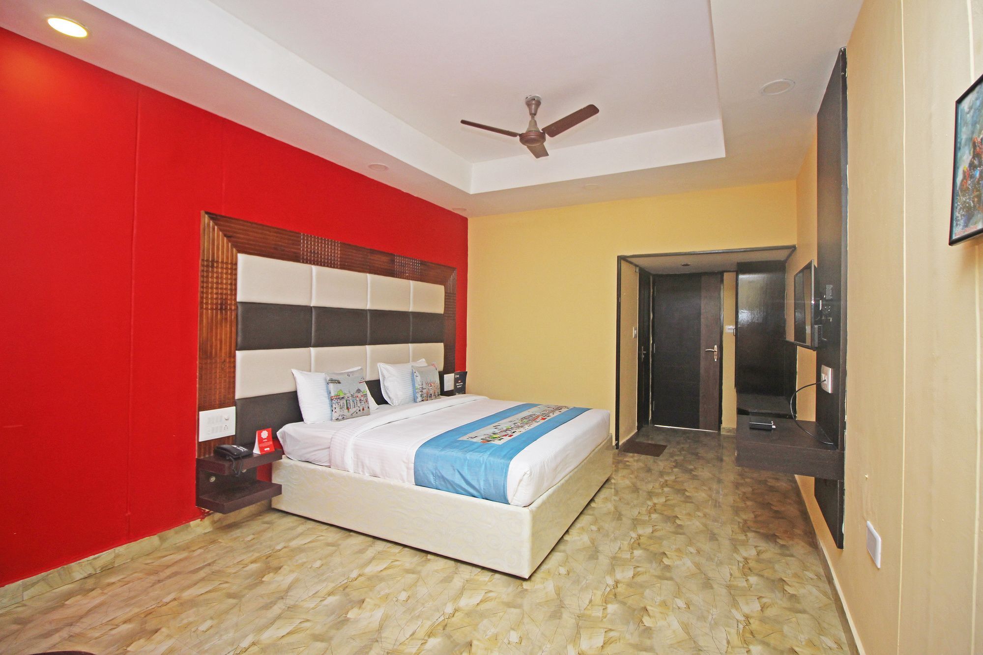 מדיקרי Hotel New Rajdarshan מראה חיצוני תמונה